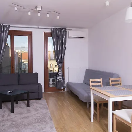 Renaissance Superior In Kazinczy Apartment